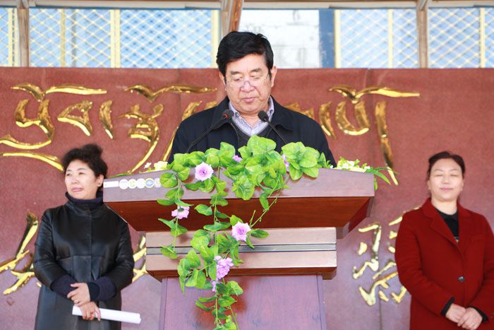 5.拉薩市副市長計(jì)明南加應(yīng)邀參加捐贈活動(dòng)，并發(fā)言致辭